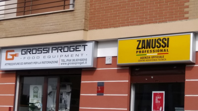 Zanussi & Grossi Proget - Gallery Insegne Luminose